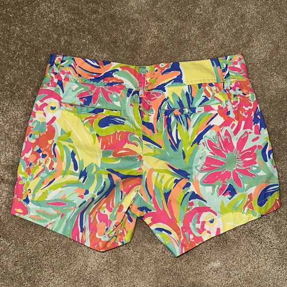 2 Pairs of Lily Pulitzer Callahan Shorts, 5" inseam in excellent condition - Picture 2 of 6